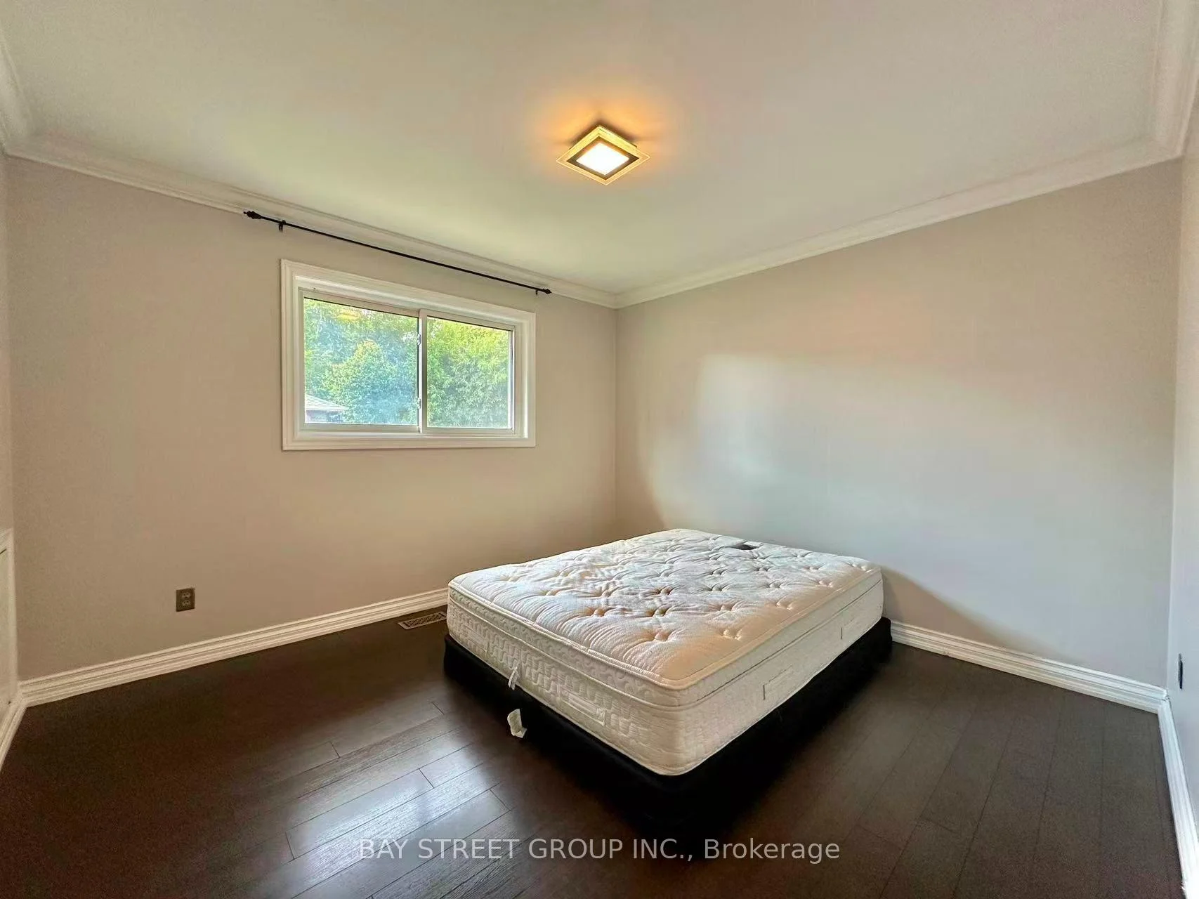 Photo 14 of Unit Upper, 3169 Willow Lane, Burlington, Roseland — HOMEH