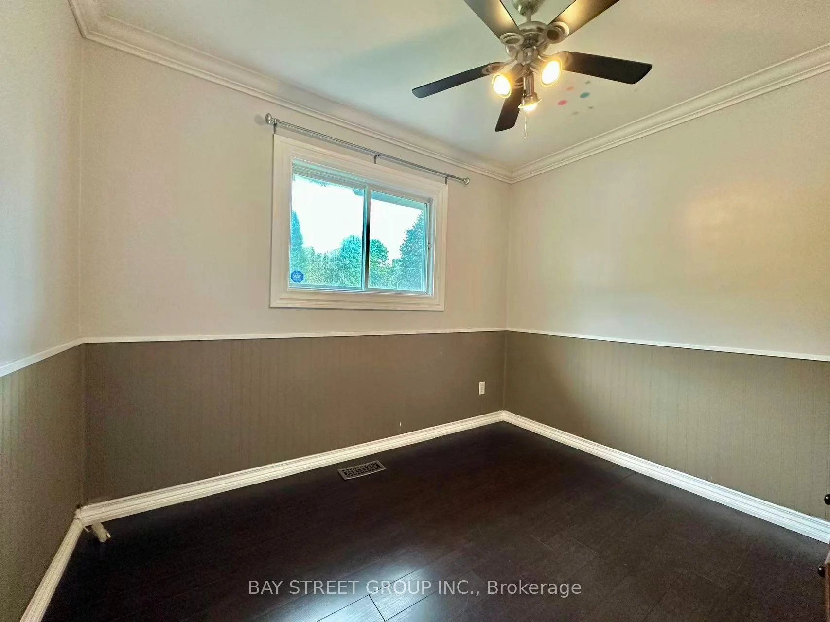 Photo 18 of Unit Upper, 3169 Willow Lane, Burlington, Roseland — HOMEH
