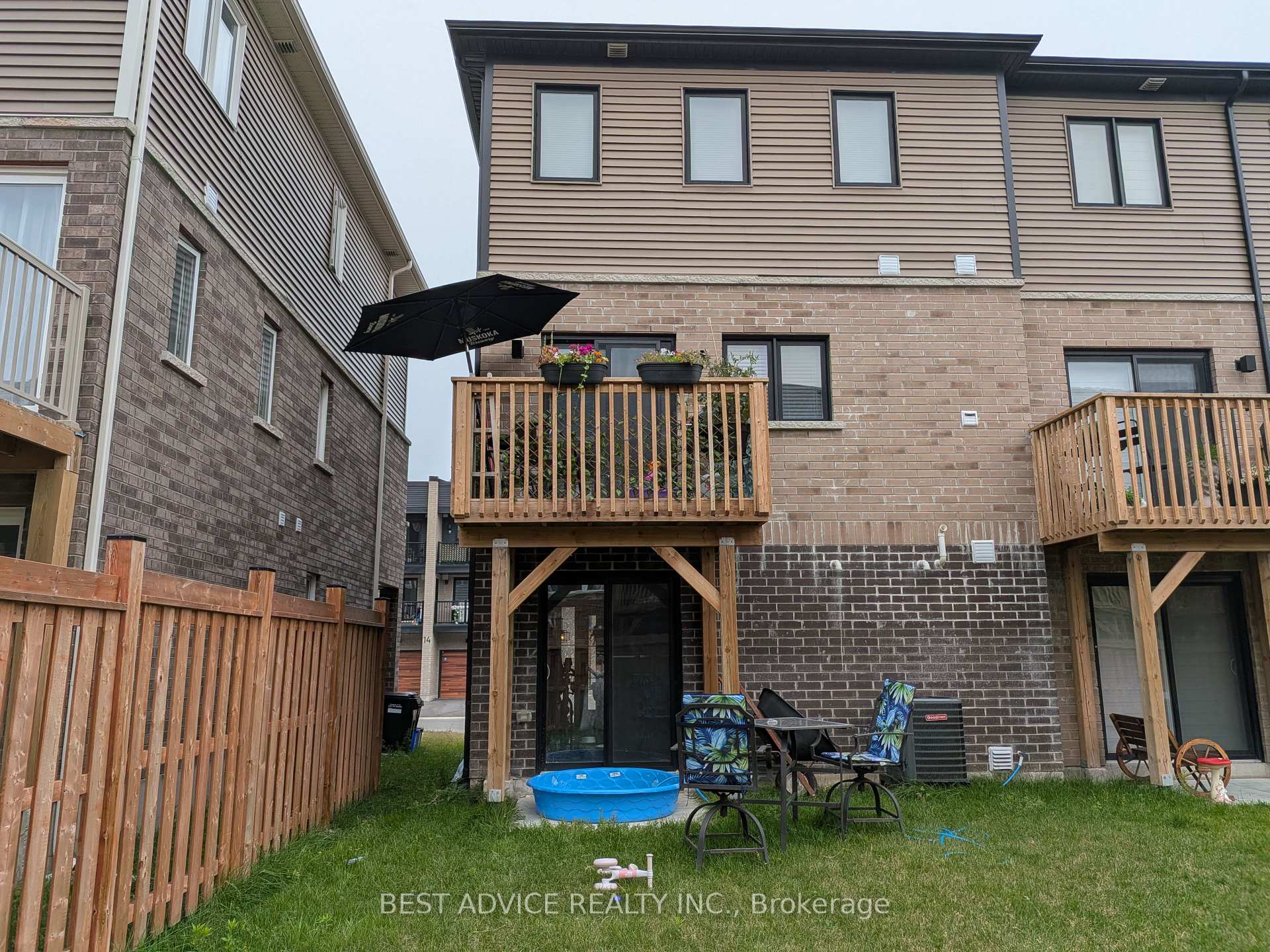 Photo 8 of 9 Pumpkin Corner Crescent, Barrie, Rural Barrie Southeast — HOMEH