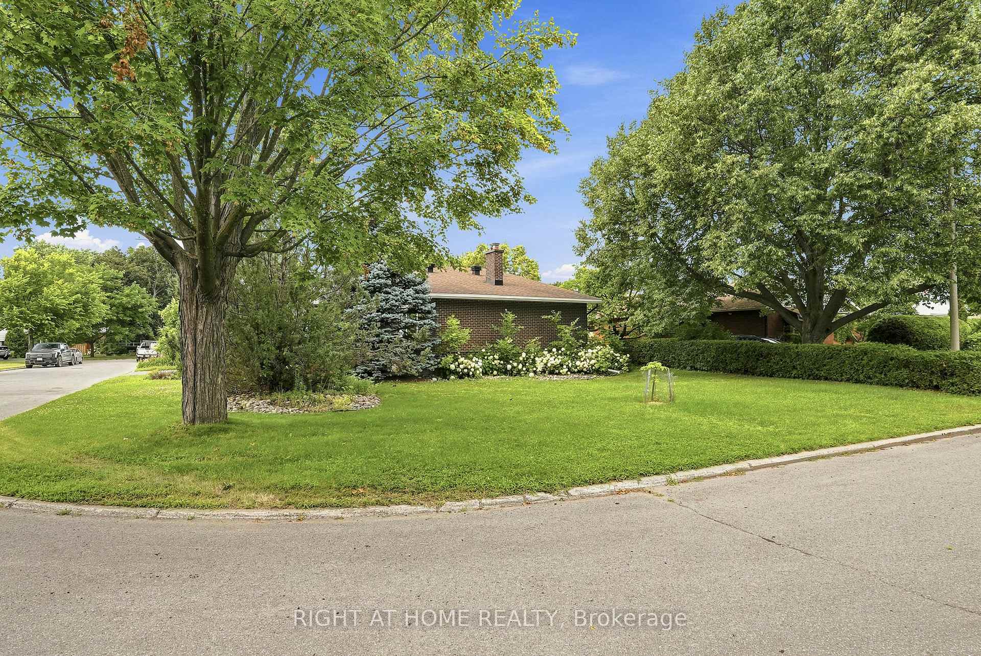 Photo 28 of 2346 Edwin Crescent, Ottawa, Queensway Terrace South/Ridgeview — HOMEH