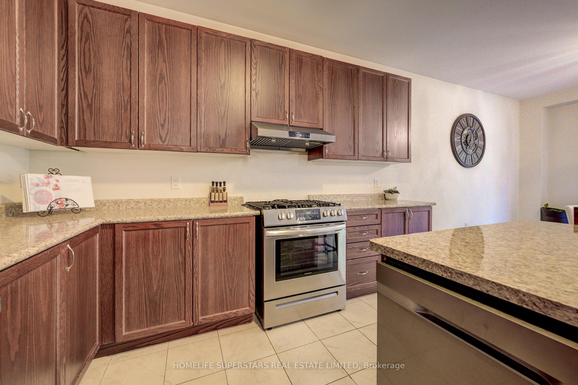 Photo 15 of 27 Upperview Place, Whitby, Taunton North — HOMEH