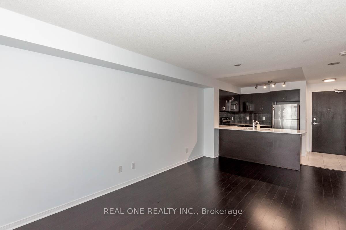 Photo 3 of Unit 605, 75 King William Crescent, Richmond Hill, Langstaff — HOMEH