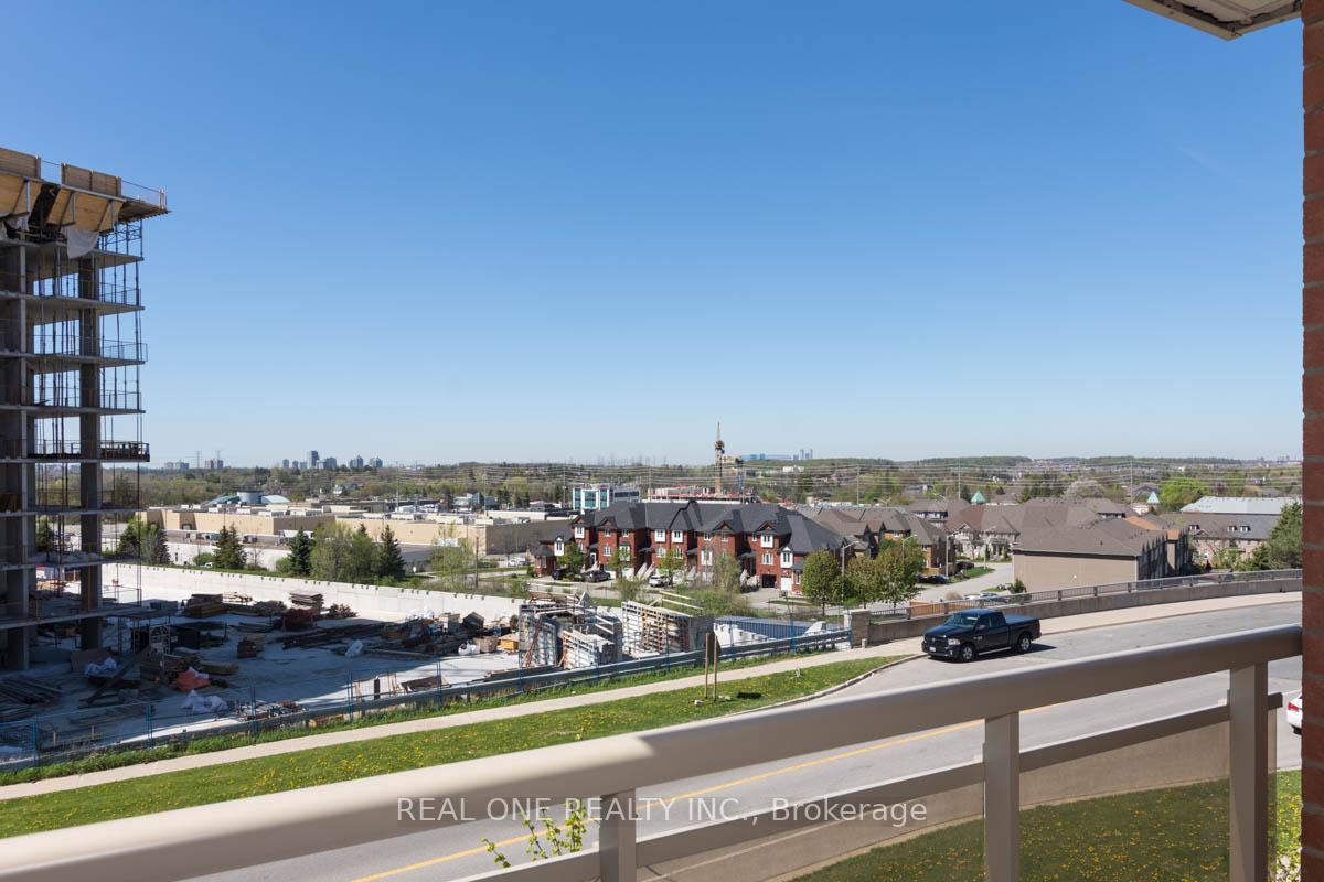 Photo 11 of Unit 605, 75 King William Crescent, Richmond Hill, Langstaff — HOMEH