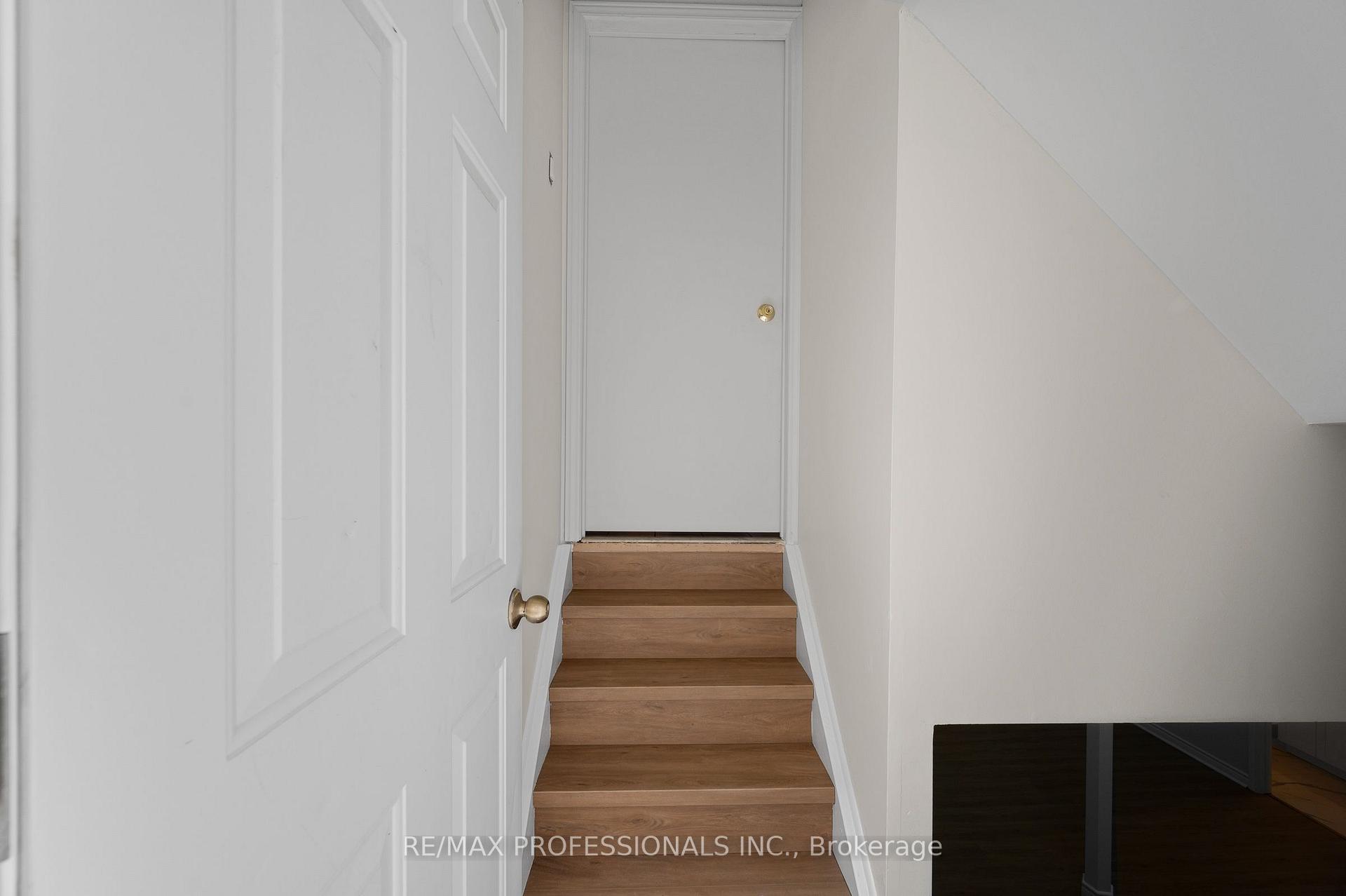 Photo 2 of Unit Bsmt, 2900 Tradewind Drive, Mississauga, Meadowvale — HOMEH