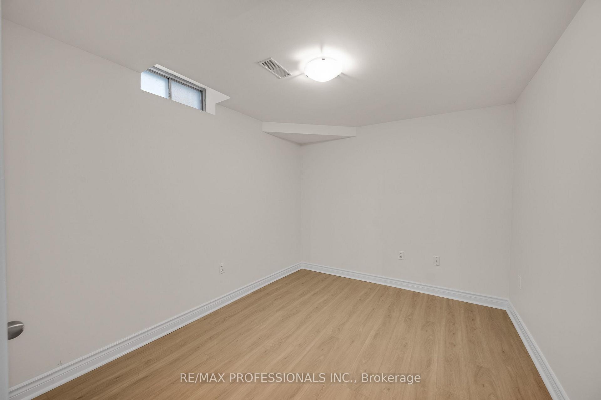 Photo 14 of Unit Bsmt, 2900 Tradewind Drive, Mississauga, Meadowvale — HOMEH
