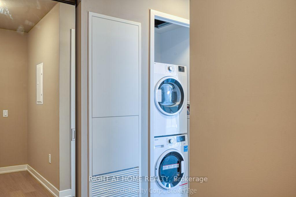 Photo 7 of Unit 5503, 3883 Quartz Road, Mississauga, City Centre — HOMEH