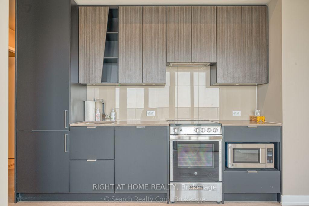 Photo 14 of Unit 5503, 3883 Quartz Road, Mississauga, City Centre — HOMEH