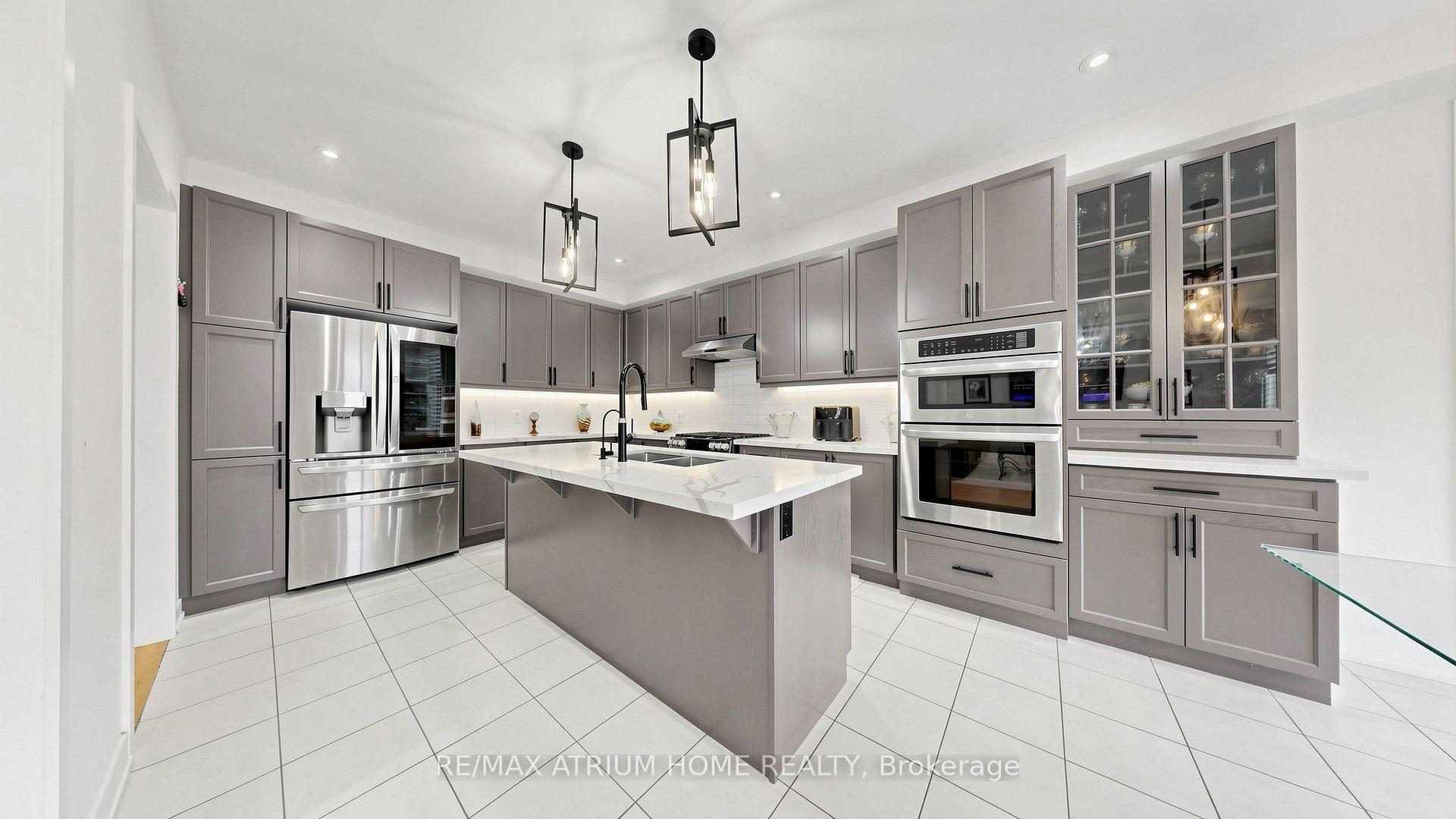 Photo 7 of 145 Courvier Crescent, Clarington, Bowmanville — HOMEH
