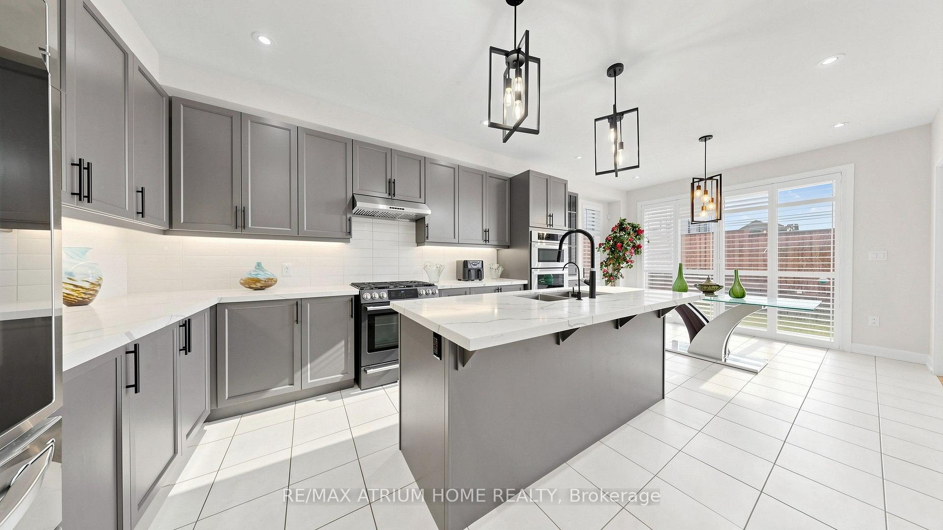 Photo 8 of 145 Courvier Crescent, Clarington, Bowmanville — HOMEH