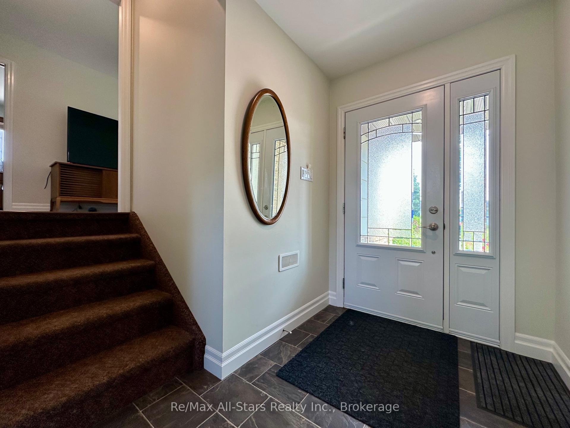 Photo 4 of 59 Jane Street, Kawartha Lakes, Bobcaygeon — HOMEH