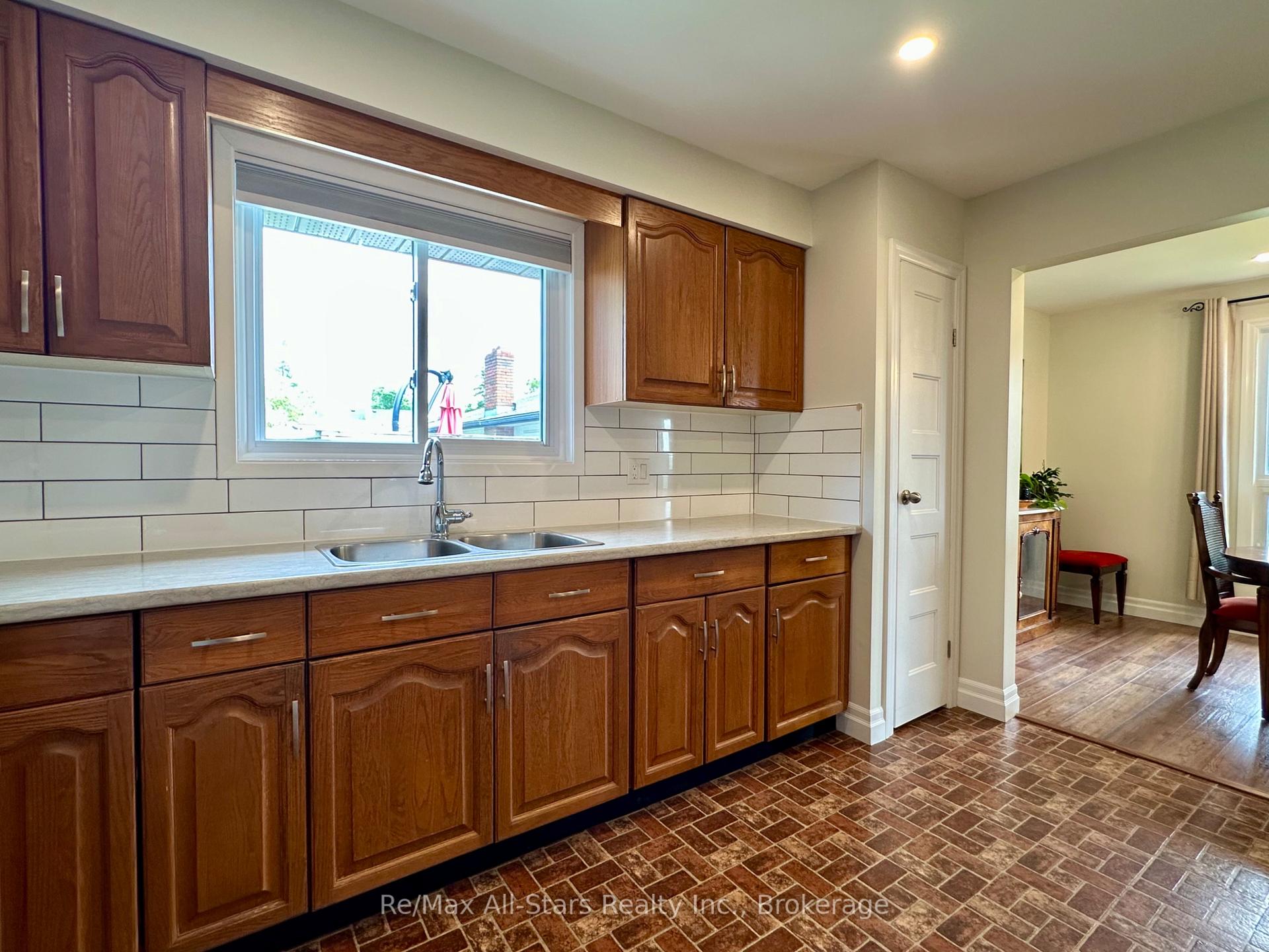 Photo 8 of 59 Jane Street, Kawartha Lakes, Bobcaygeon — HOMEH