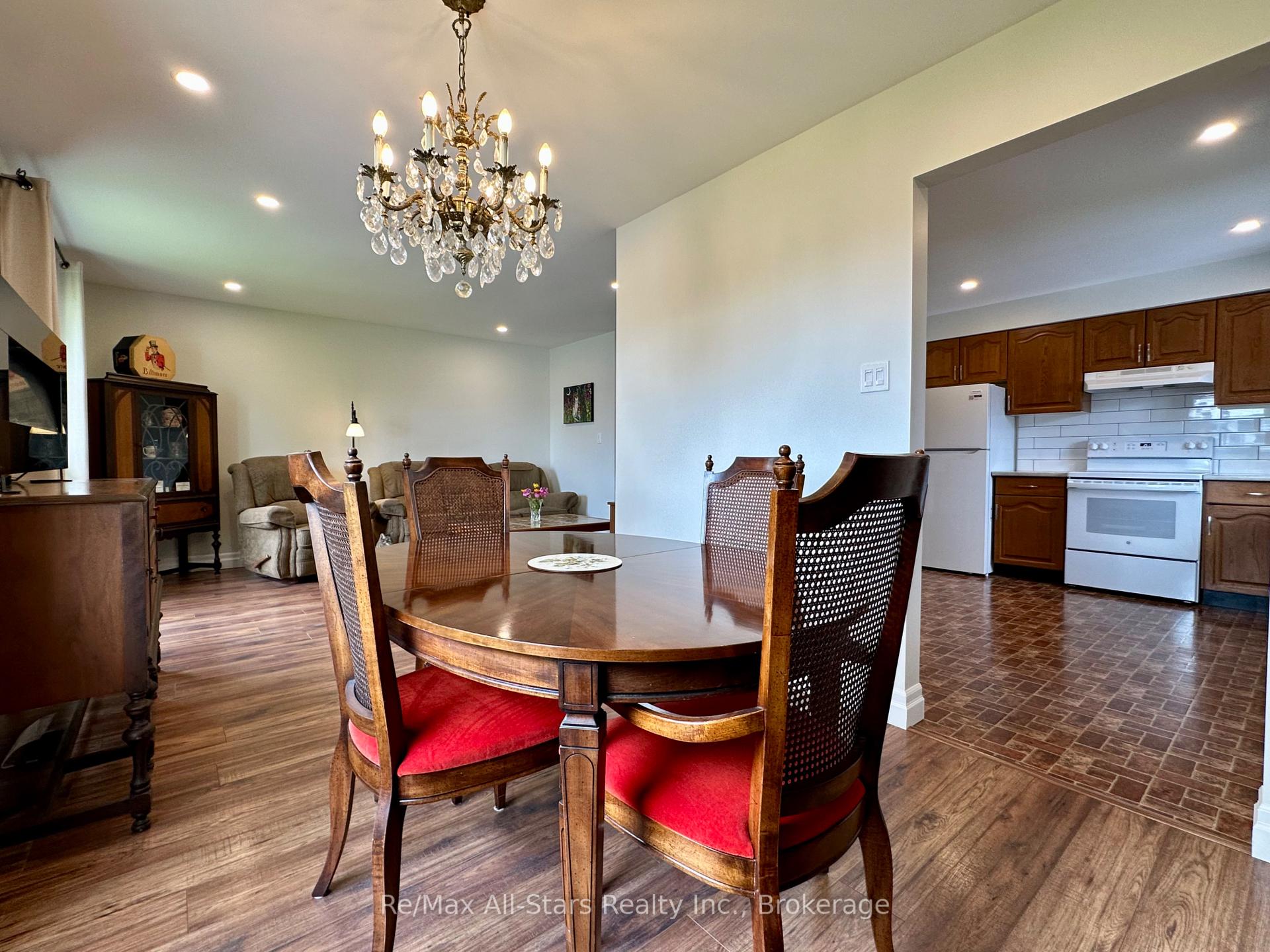 Photo 9 of 59 Jane Street, Kawartha Lakes, Bobcaygeon — HOMEH