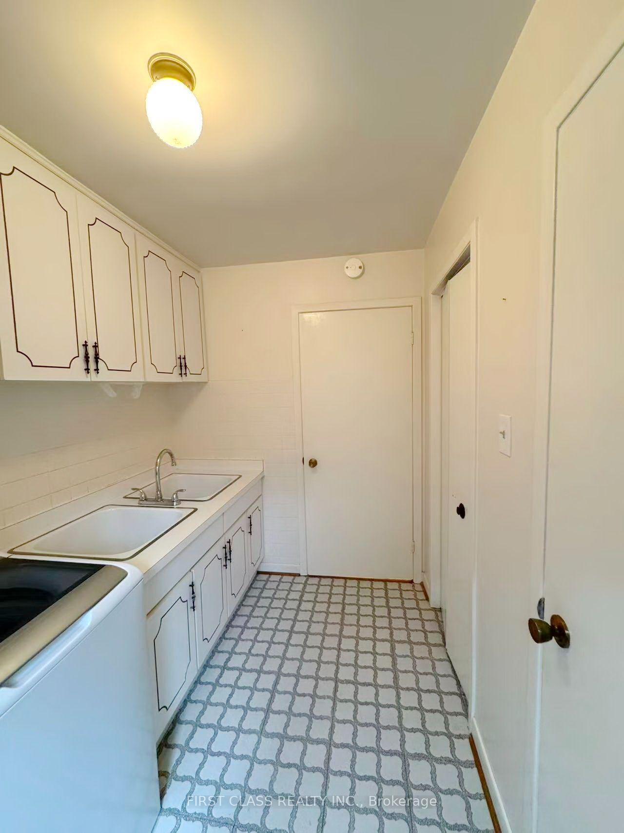 Photo 13 of Unit lower unit, 1353 Myron Drive, Mississauga, Lakeview — HOMEH