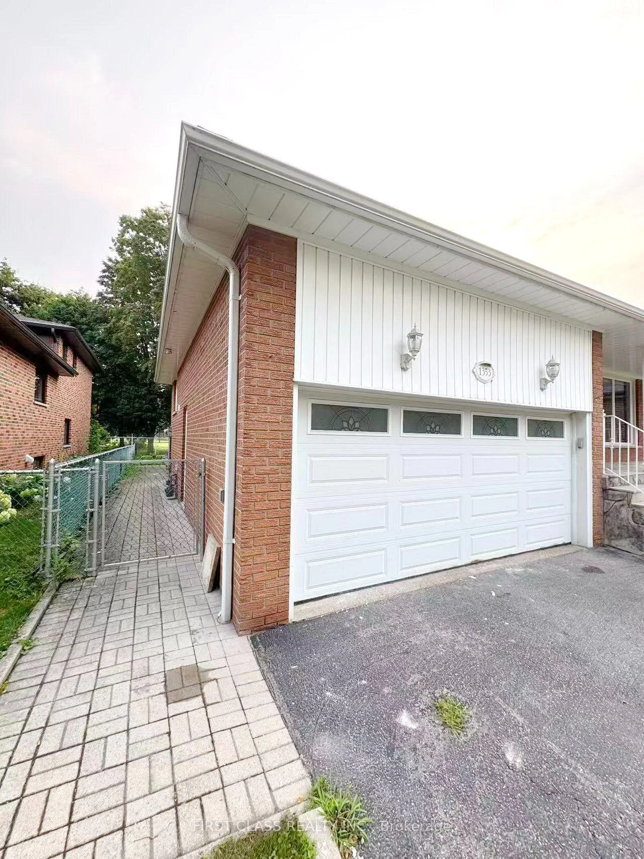 Photo 3 of Unit lower unit, 1353 Myron Drive, Mississauga, Lakeview — HOMEH