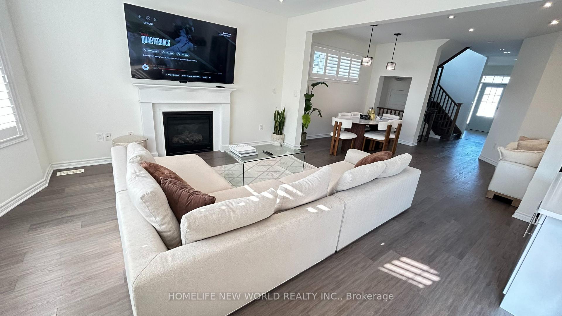 Photo 9 of 46 Major Crescent, Aurora, Rural Aurora — HOMEH
