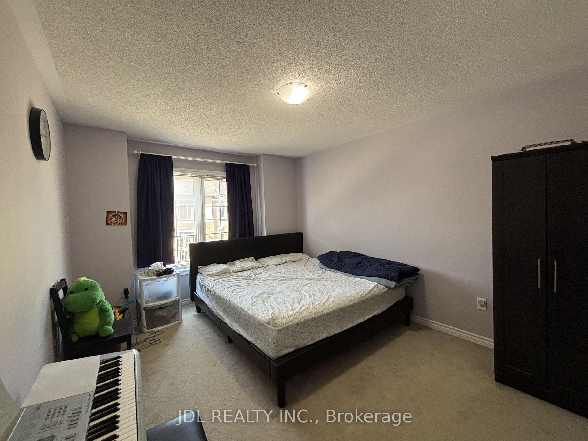 Photo 12 of Unit 33, 2435 Greenwich Drive, Oakville, Westmount — HOMEH