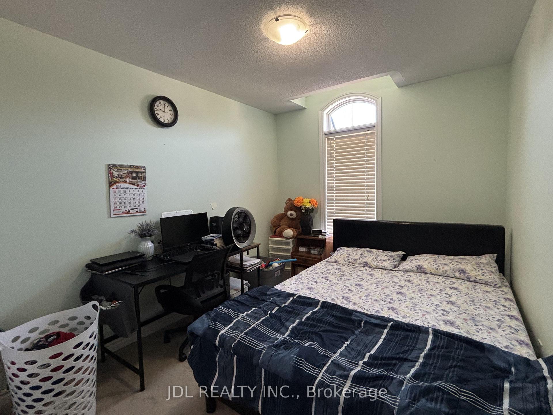 Photo 14 of Unit 33, 2435 Greenwich Drive, Oakville, Westmount — HOMEH