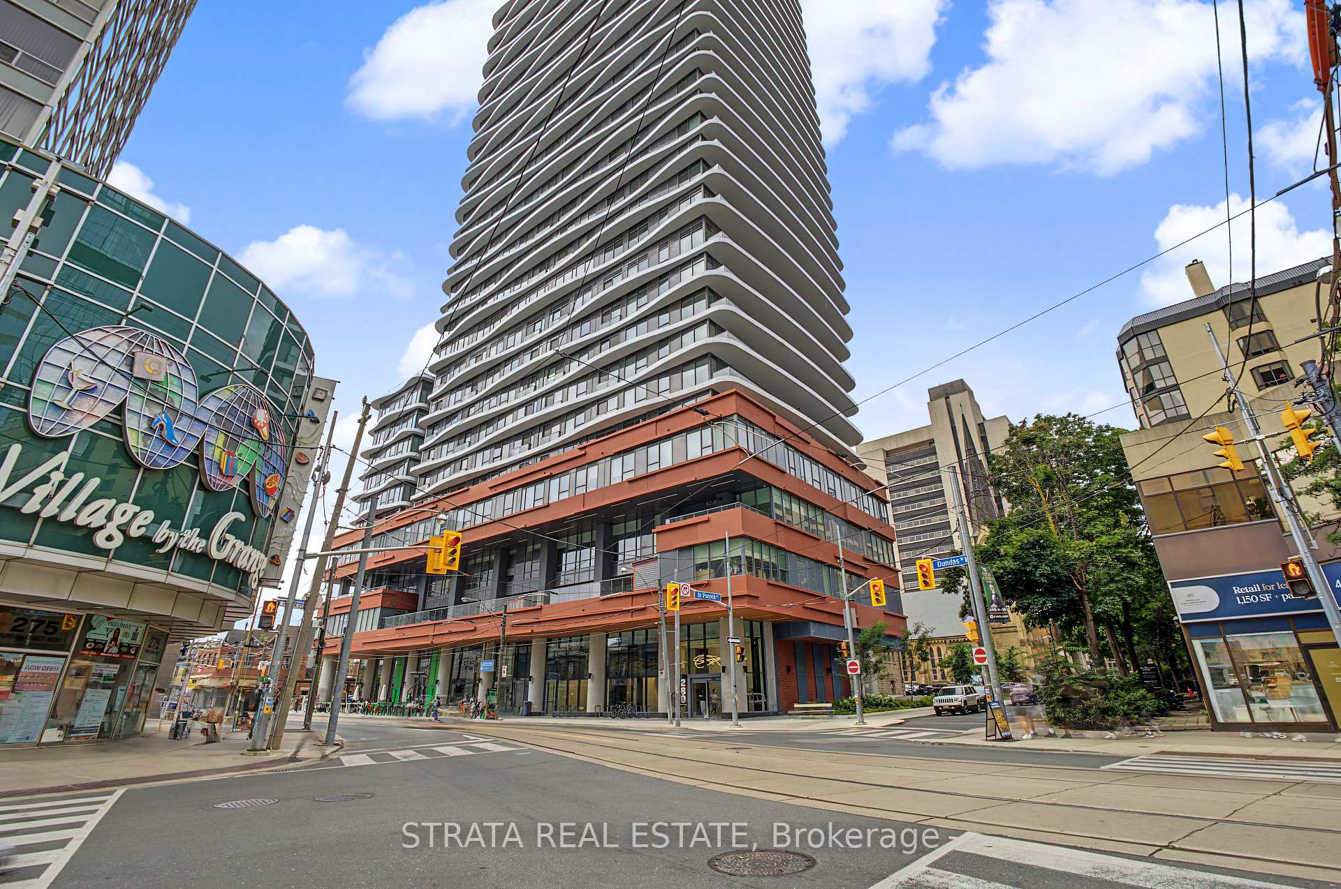 Front of Unit 403, 280 Dundas Street W