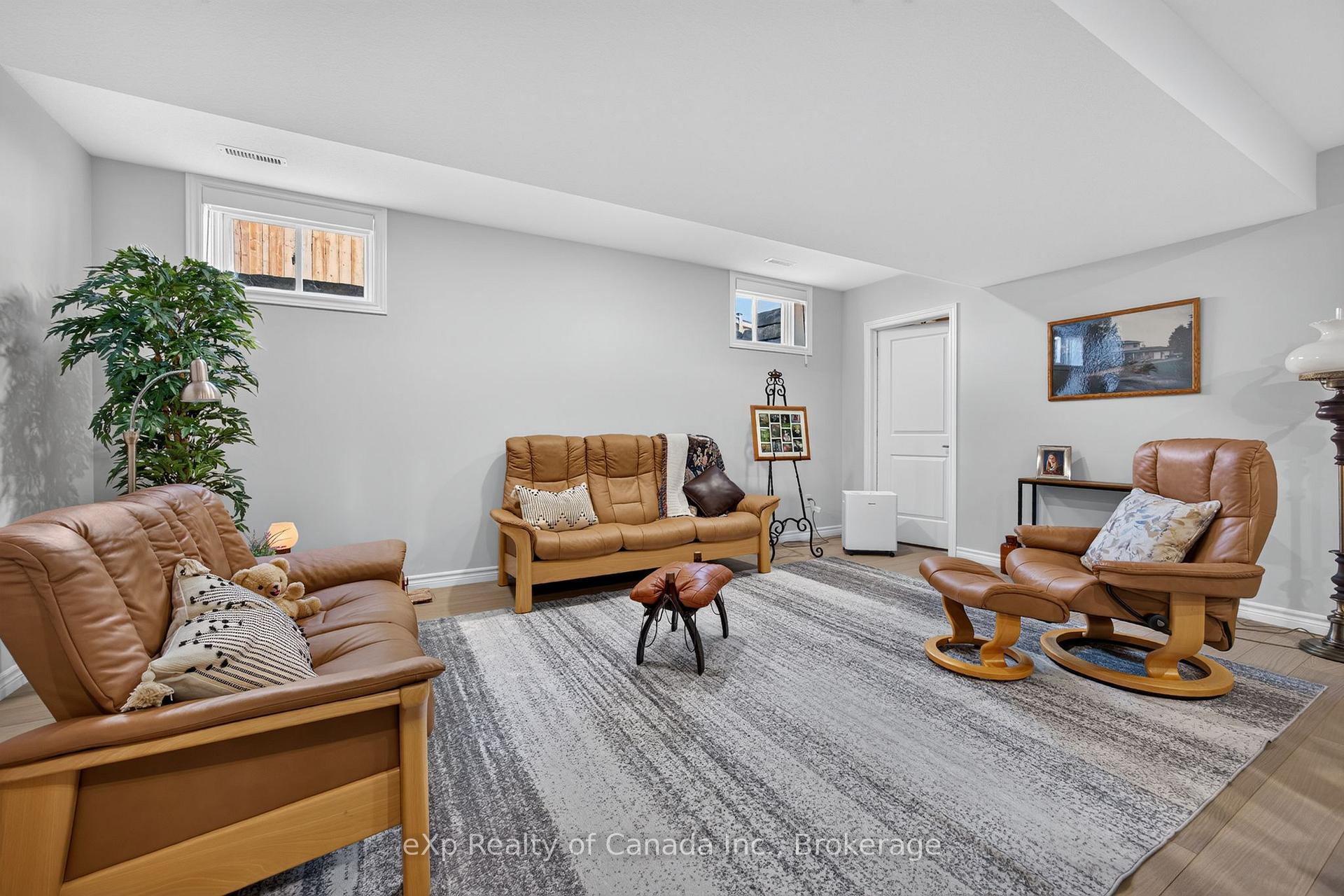 Photo 22 of 21 Evylean Court, St. Thomas — HOMEH