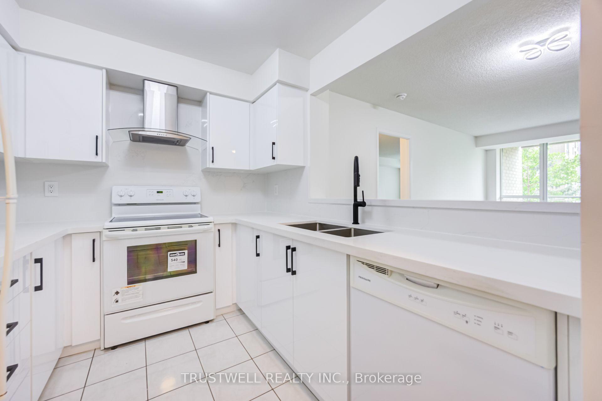 Photo 11 of Unit 401, 39 Pemberton Avenue, North York, Newtonbrook East — HOMEH