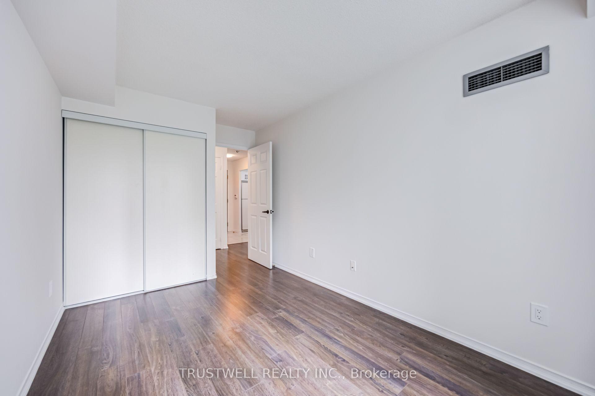 Photo 23 of Unit 401, 39 Pemberton Avenue, North York, Newtonbrook East — HOMEH