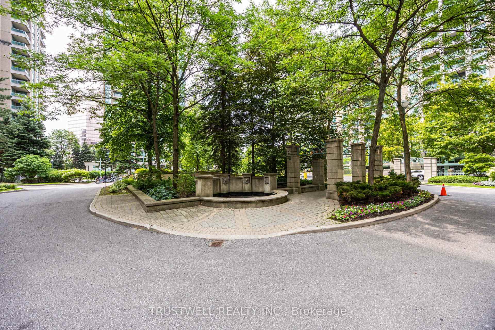 Photo 30 of Unit 401, 39 Pemberton Avenue, North York, Newtonbrook East — HOMEH