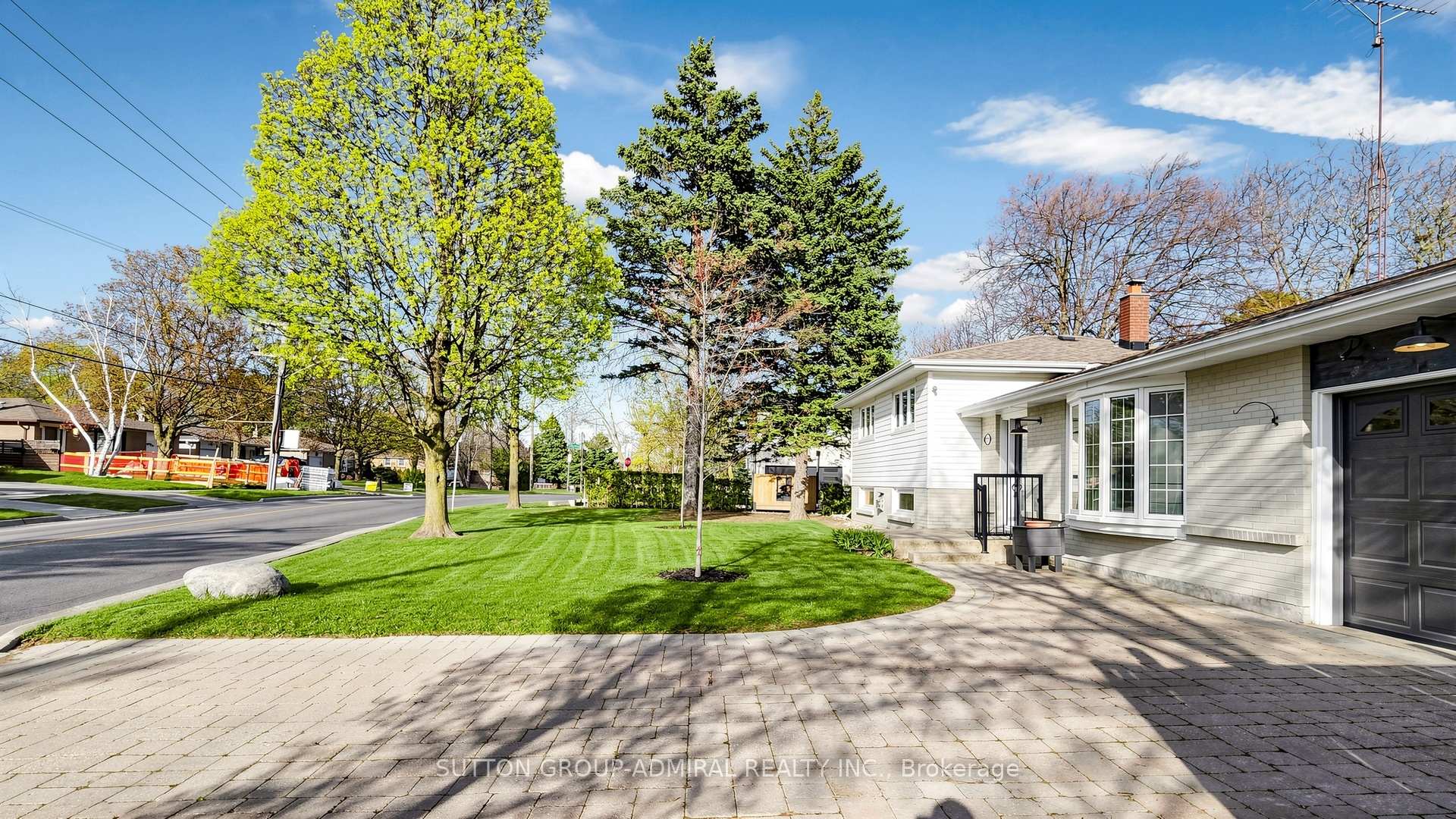 Photo 2 of 218 Bay Thorn Drive, Markham, Royal Orchard — HOMEH