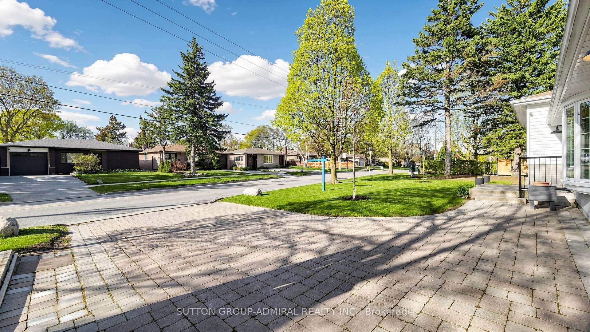Photo 3 of 218 Bay Thorn Drive, Markham, Royal Orchard — HOMEH