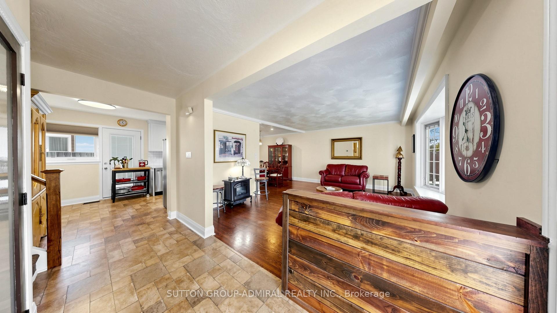 Photo 4 of 218 Bay Thorn Drive, Markham, Royal Orchard — HOMEH
