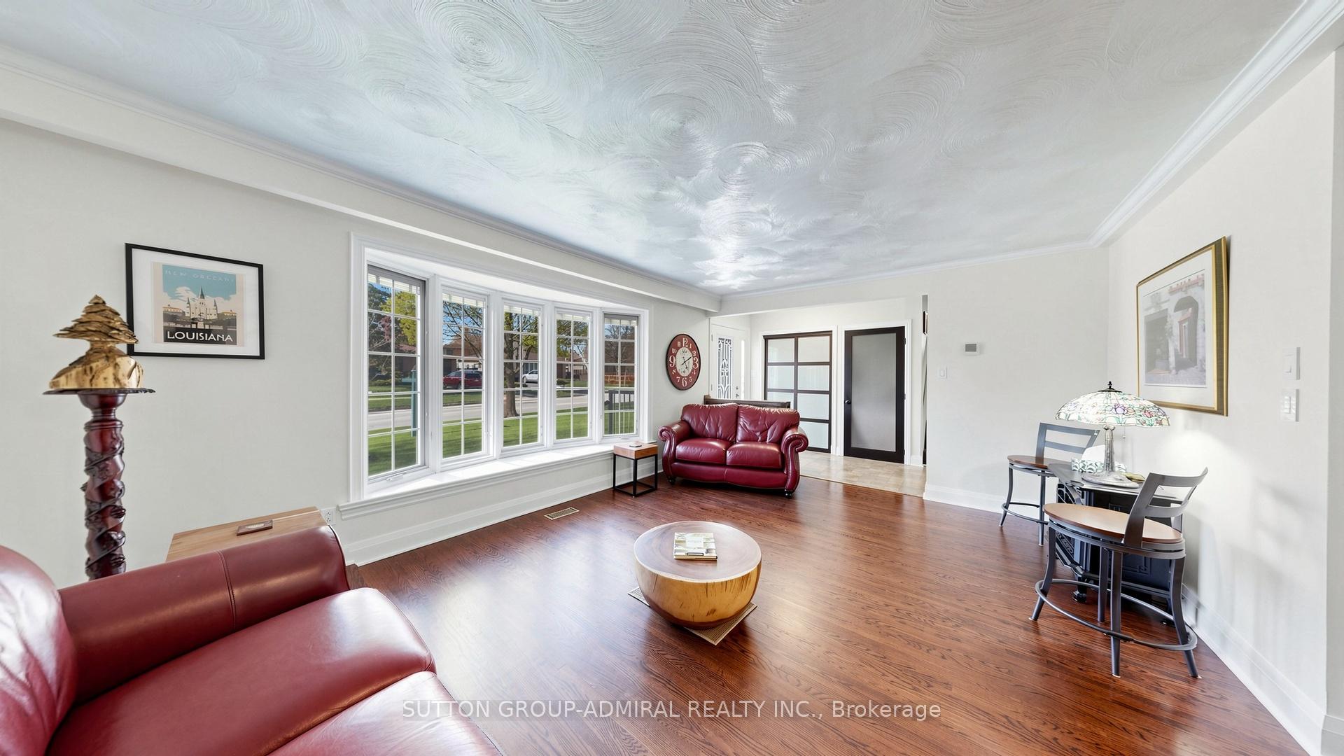 Photo 6 of 218 Bay Thorn Drive, Markham, Royal Orchard — HOMEH