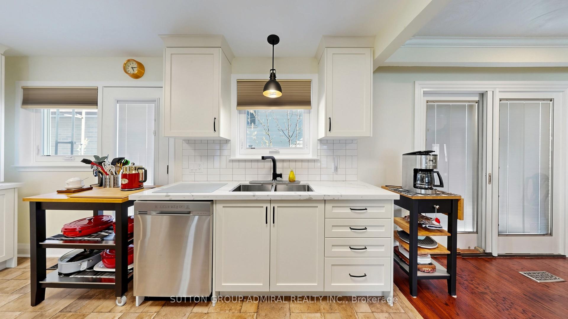 Photo 15 of 218 Bay Thorn Drive, Markham, Royal Orchard — HOMEH