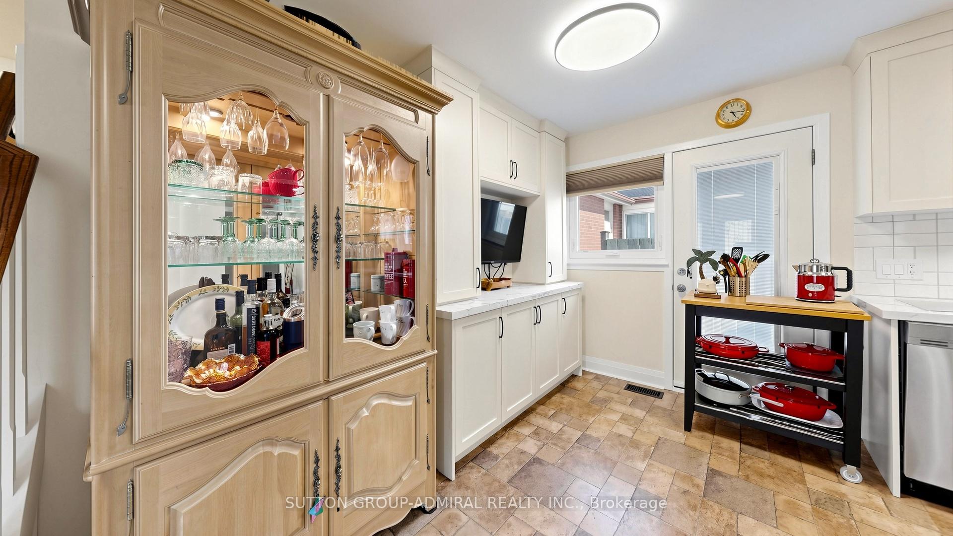 Photo 18 of 218 Bay Thorn Drive, Markham, Royal Orchard — HOMEH