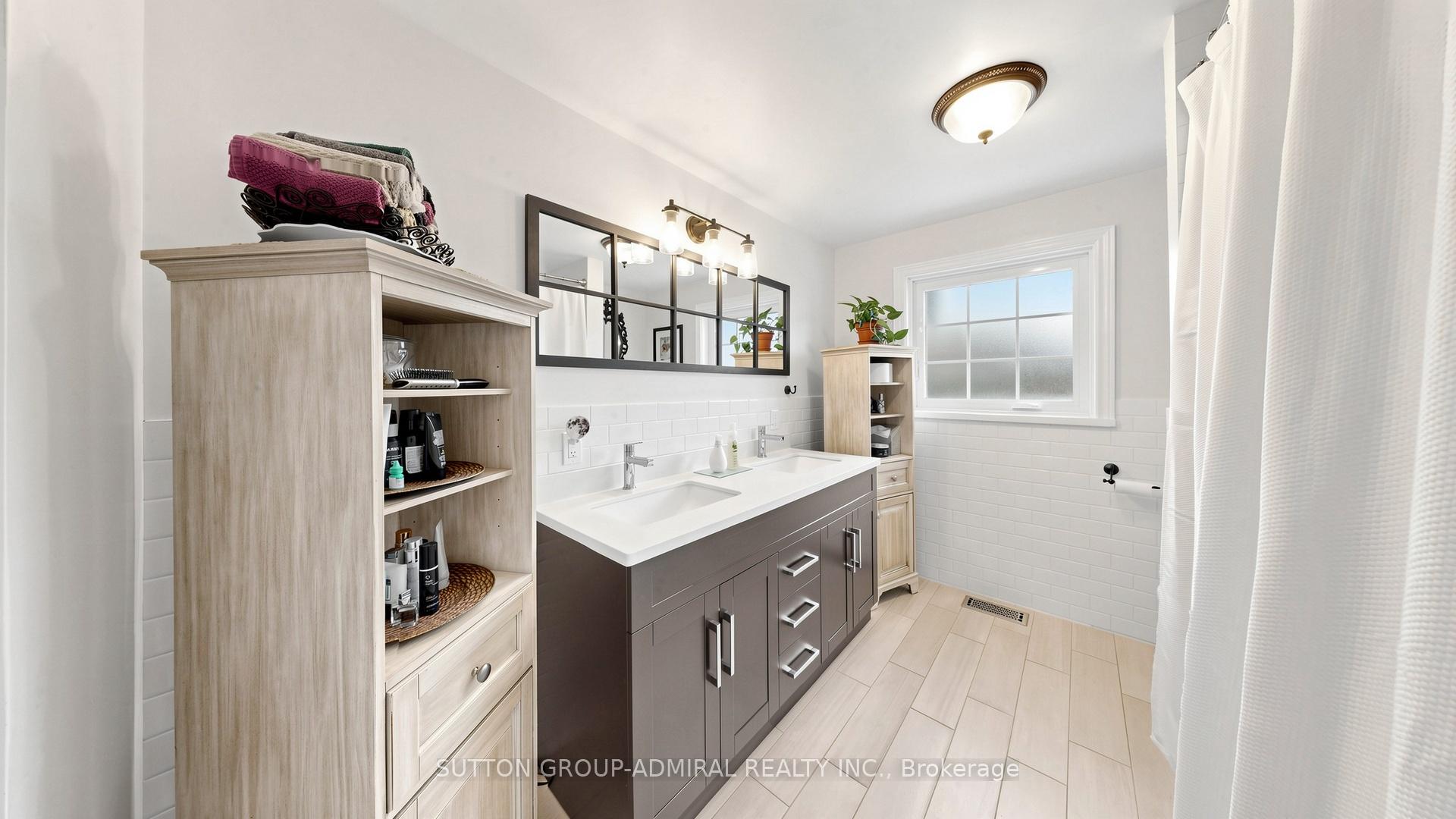 Photo 34 of 218 Bay Thorn Drive, Markham, Royal Orchard — HOMEH