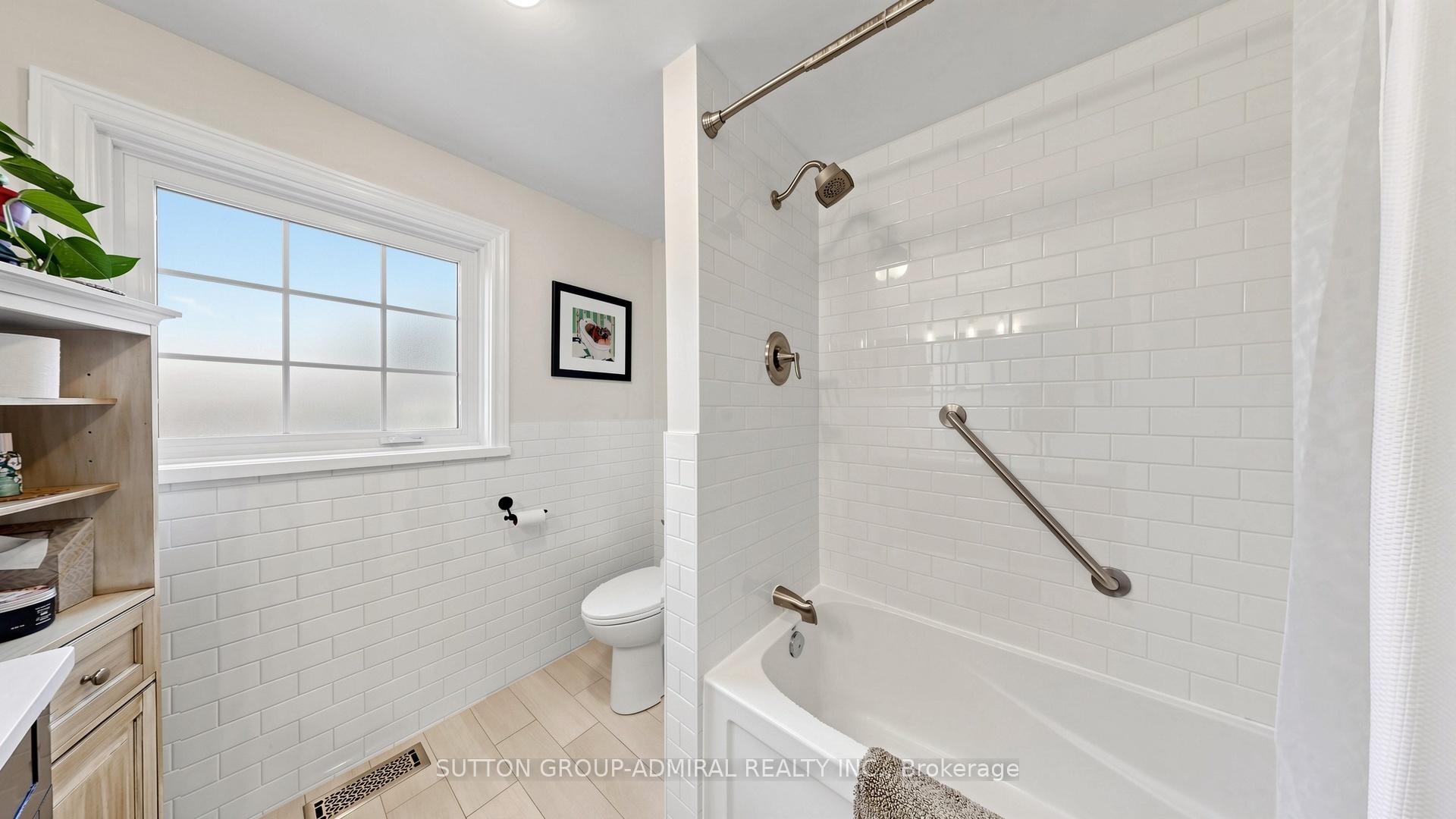 Photo 35 of 218 Bay Thorn Drive, Markham, Royal Orchard — HOMEH