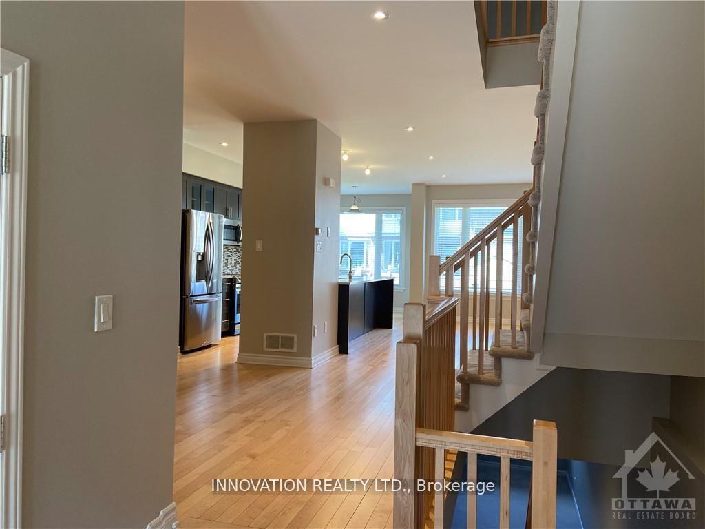 Photo 4 of 718 Guardian Grove, Ottawa, Riverside South/Gloucester Glen — HOMEH
