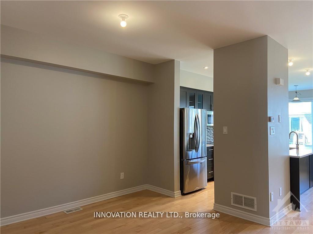 Photo 5 of 718 Guardian Grove, Ottawa, Riverside South/Gloucester Glen — HOMEH