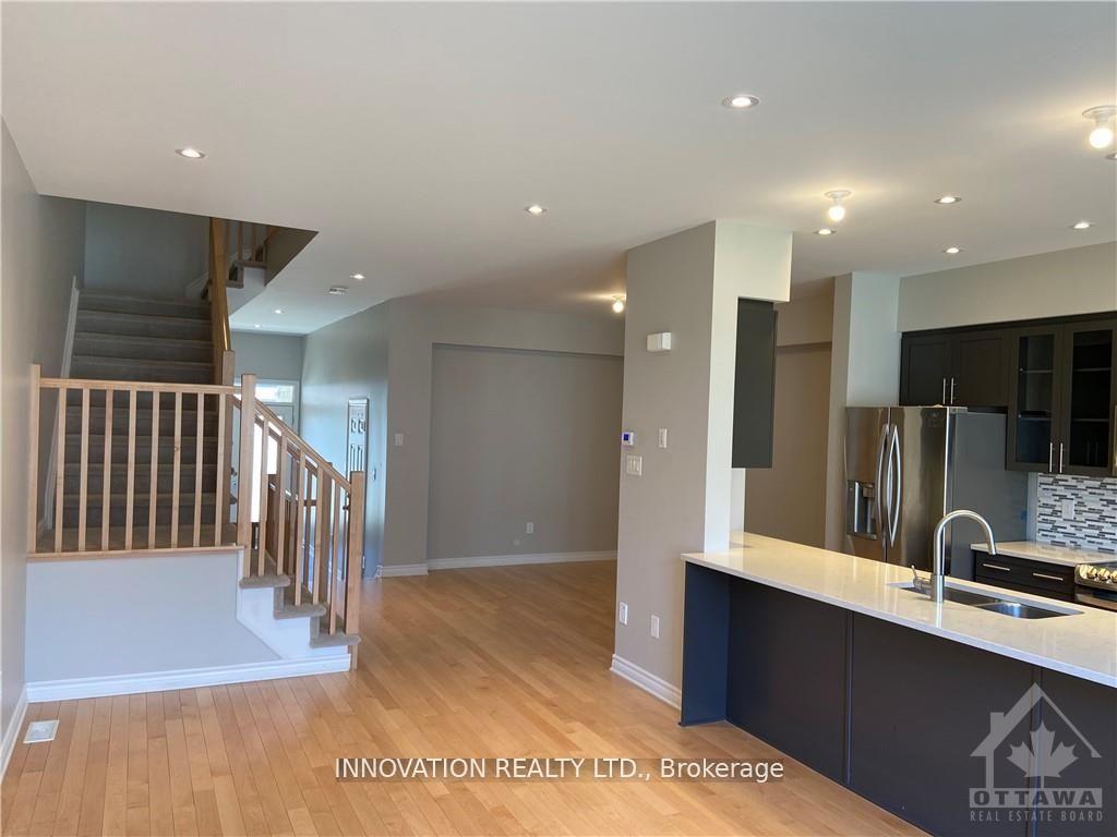 Photo 9 of 718 Guardian Grove, Ottawa, Riverside South/Gloucester Glen — HOMEH