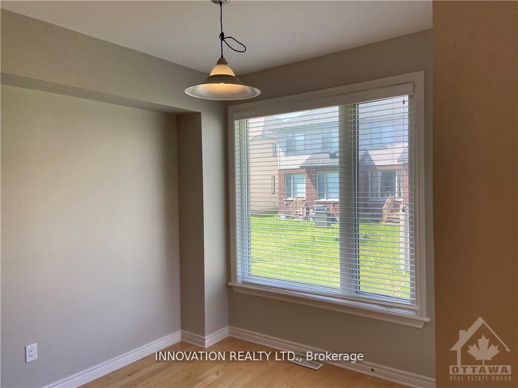 Photo 12 of 718 Guardian Grove, Ottawa, Riverside South/Gloucester Glen — HOMEH