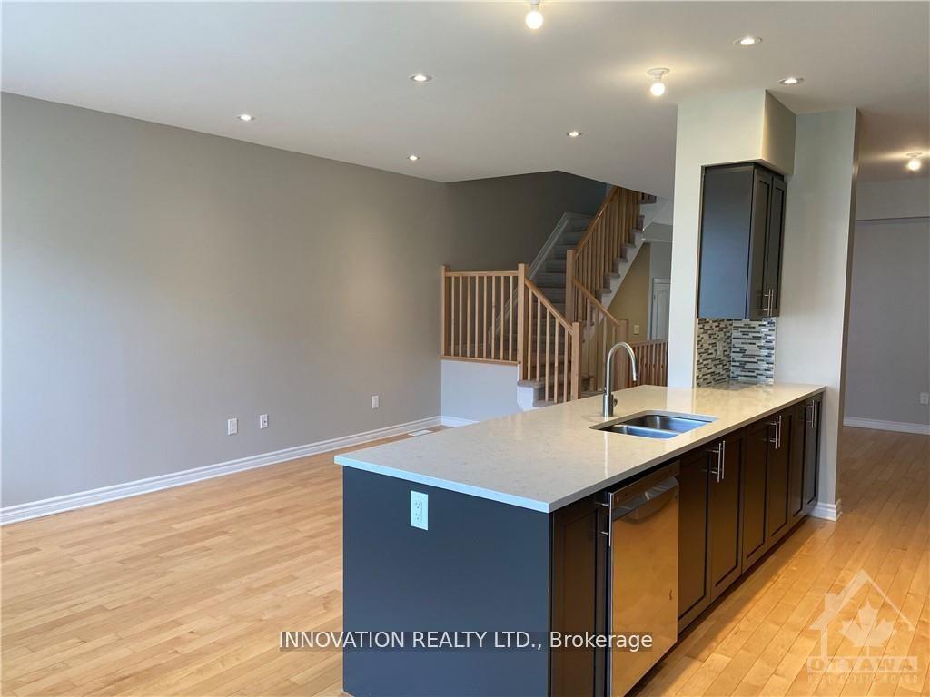 Photo 14 of 718 Guardian Grove, Ottawa, Riverside South/Gloucester Glen — HOMEH