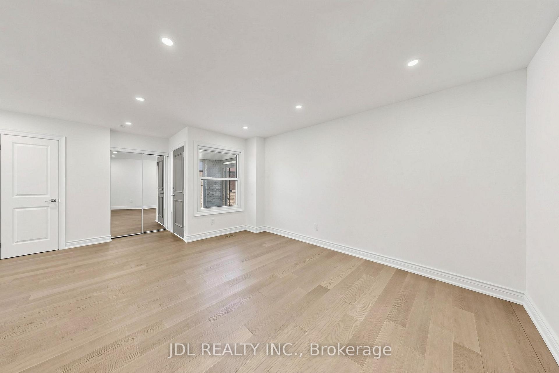 Photo 7 of 129 Appleby Crescent, Markham, Milliken Mills West — HOMEH