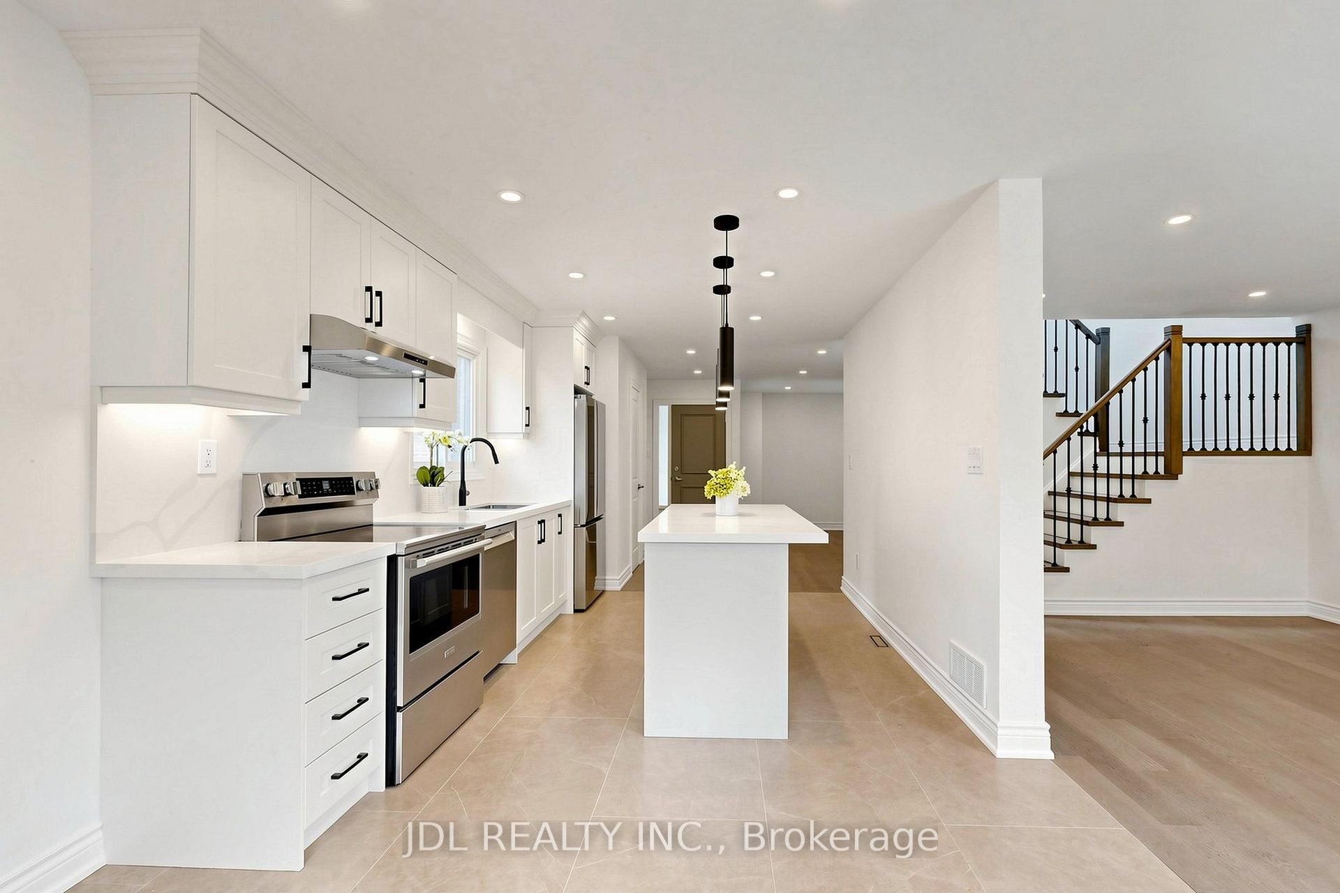Photo 9 of 129 Appleby Crescent, Markham, Milliken Mills West — HOMEH
