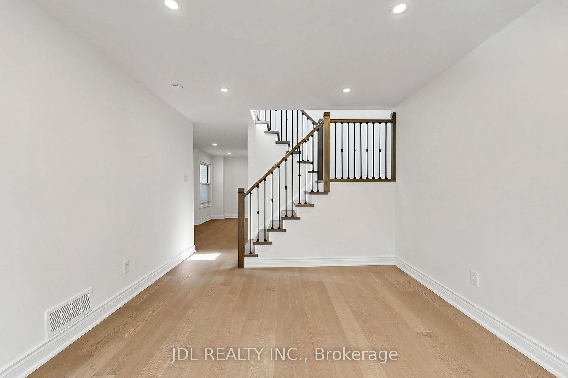 Photo 13 of 129 Appleby Crescent, Markham, Milliken Mills West — HOMEH