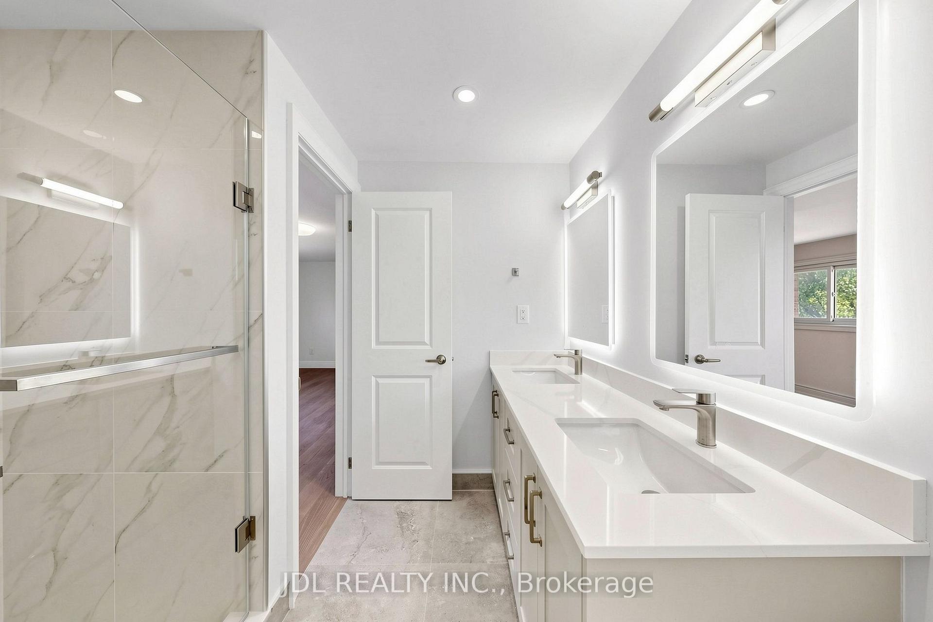 Photo 22 of 129 Appleby Crescent, Markham, Milliken Mills West — HOMEH