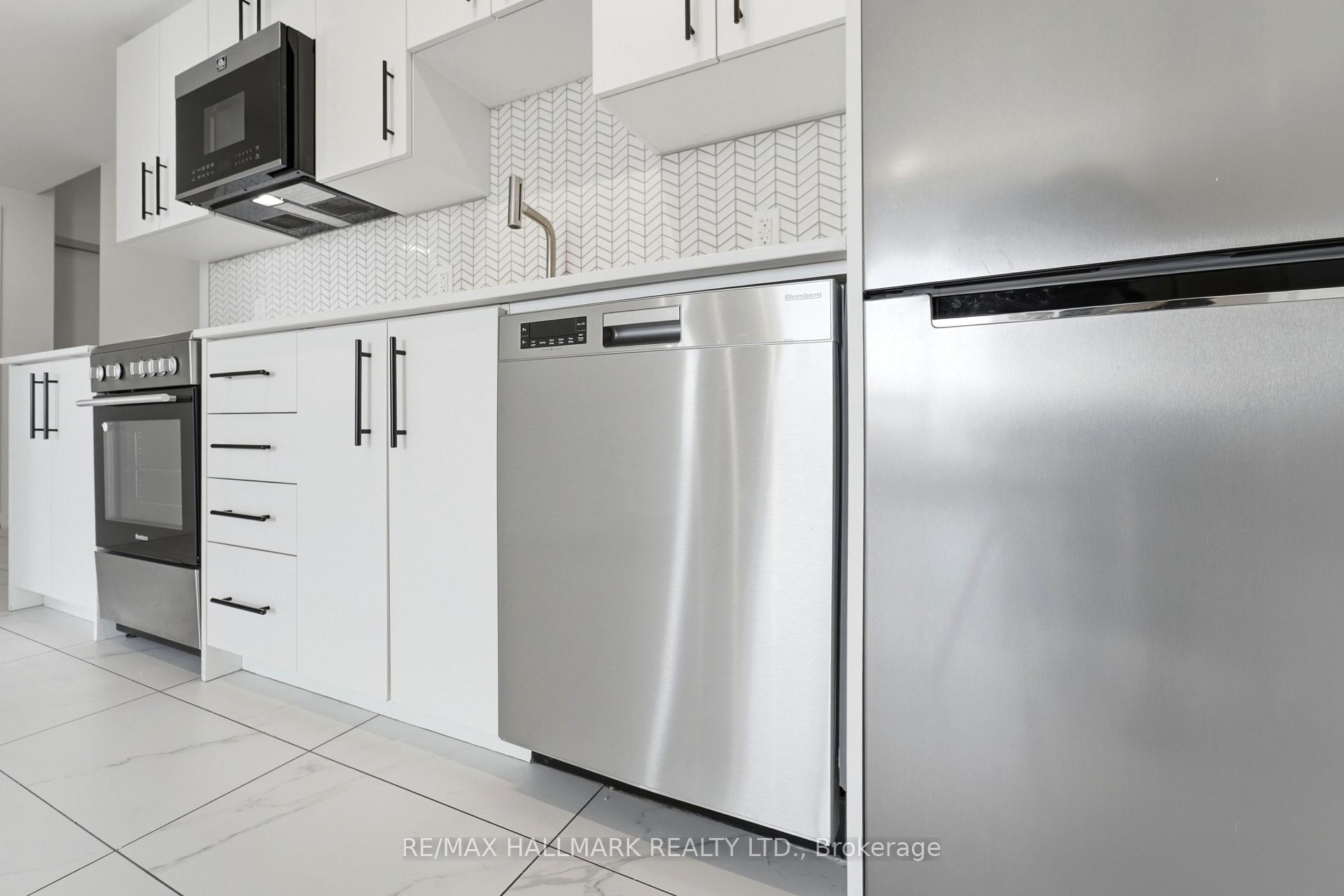 Photo 11 of Unit 1406, 5 Wellington Street S, Kitchener, KW Hospital — HOMEH