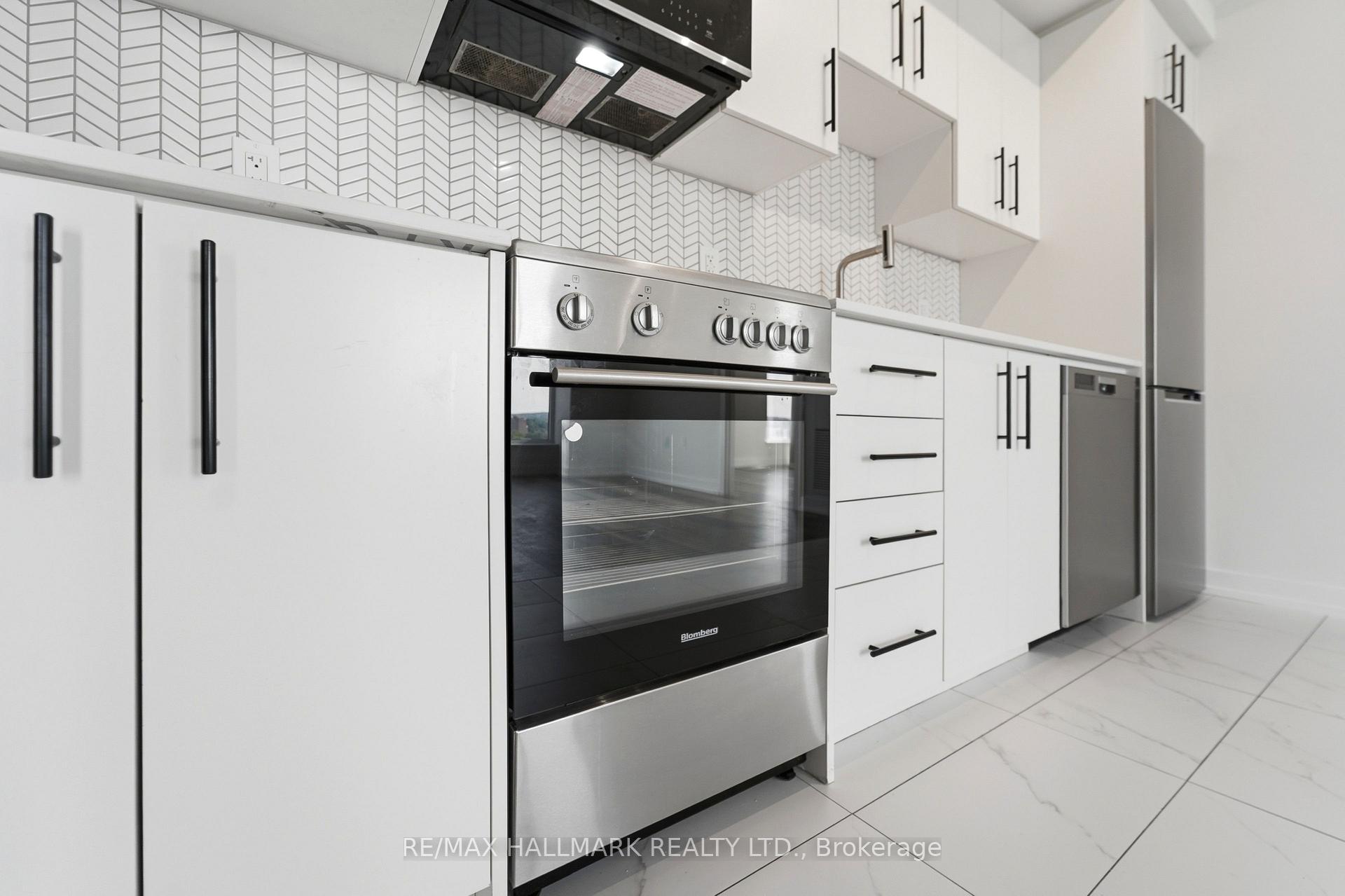 Photo 12 of Unit 1406, 5 Wellington Street S, Kitchener, KW Hospital — HOMEH