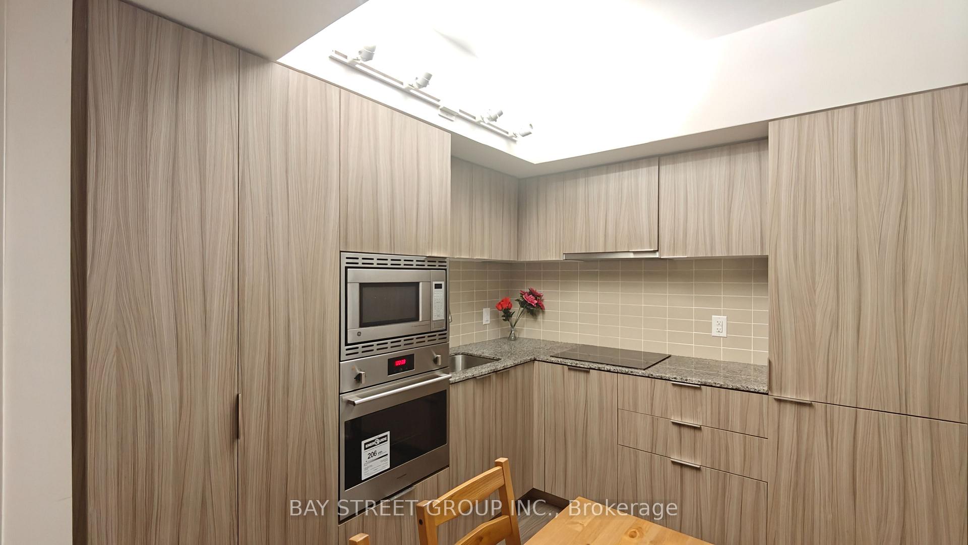 Photo 4 of Unit 614, 955 Bay Street, Toronto, Bay Street Corridor — HOMEH