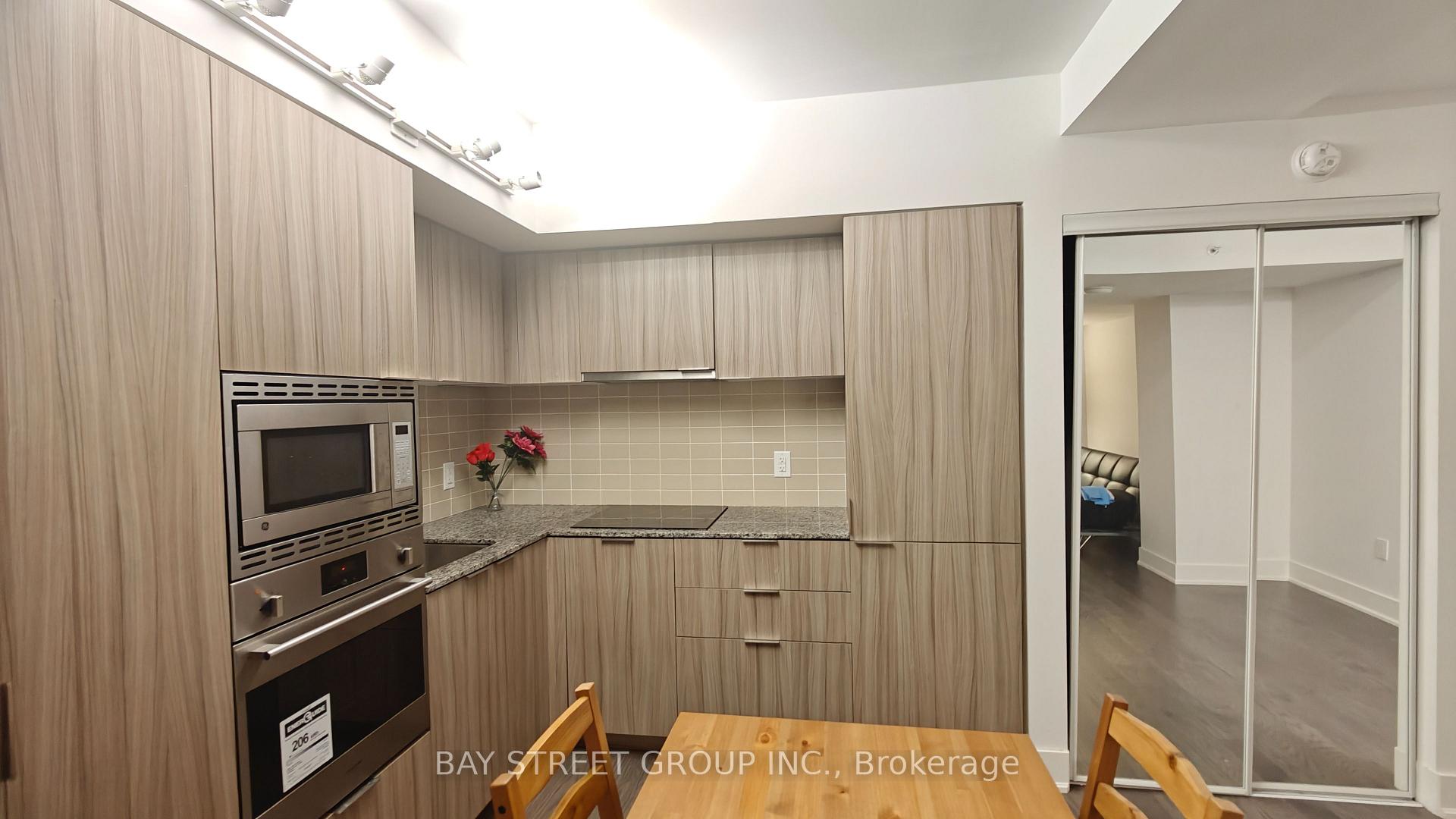 Photo 5 of Unit 614, 955 Bay Street, Toronto, Bay Street Corridor — HOMEH