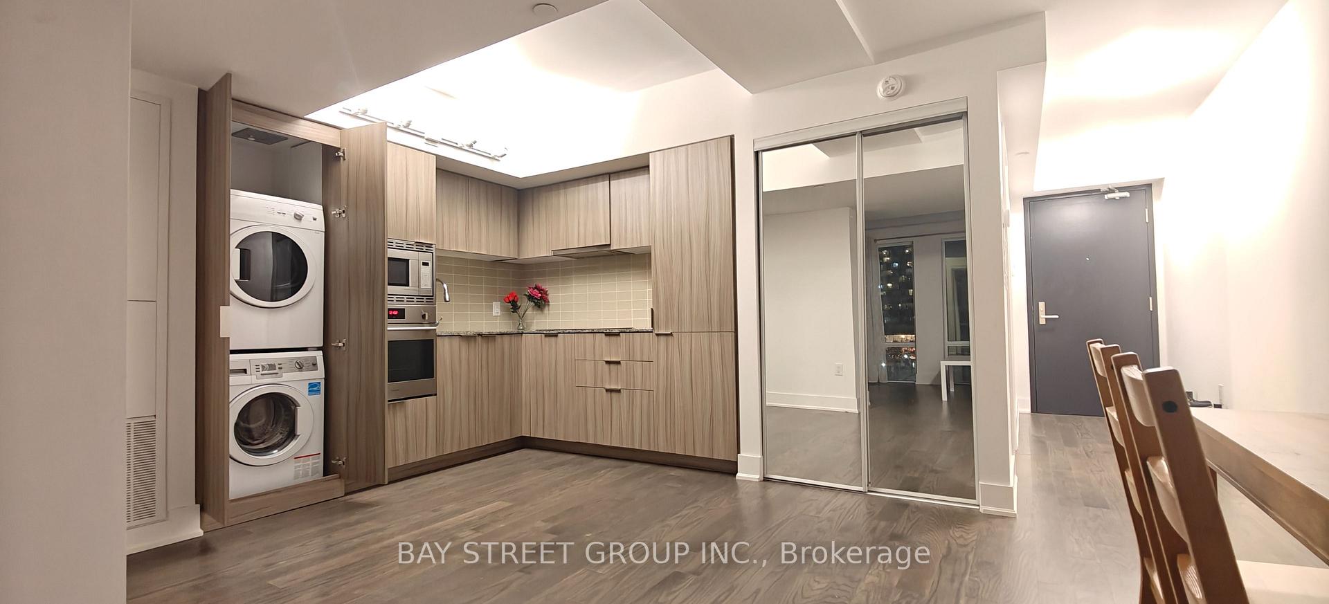Photo 10 of Unit 614, 955 Bay Street, Toronto, Bay Street Corridor — HOMEH