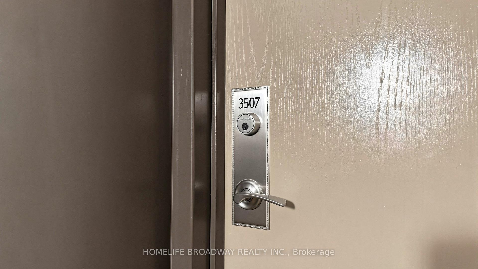 Photo 5 of Unit 3507, 77 Harbour Square, Toronto, Waterfront Communities — HOMEH