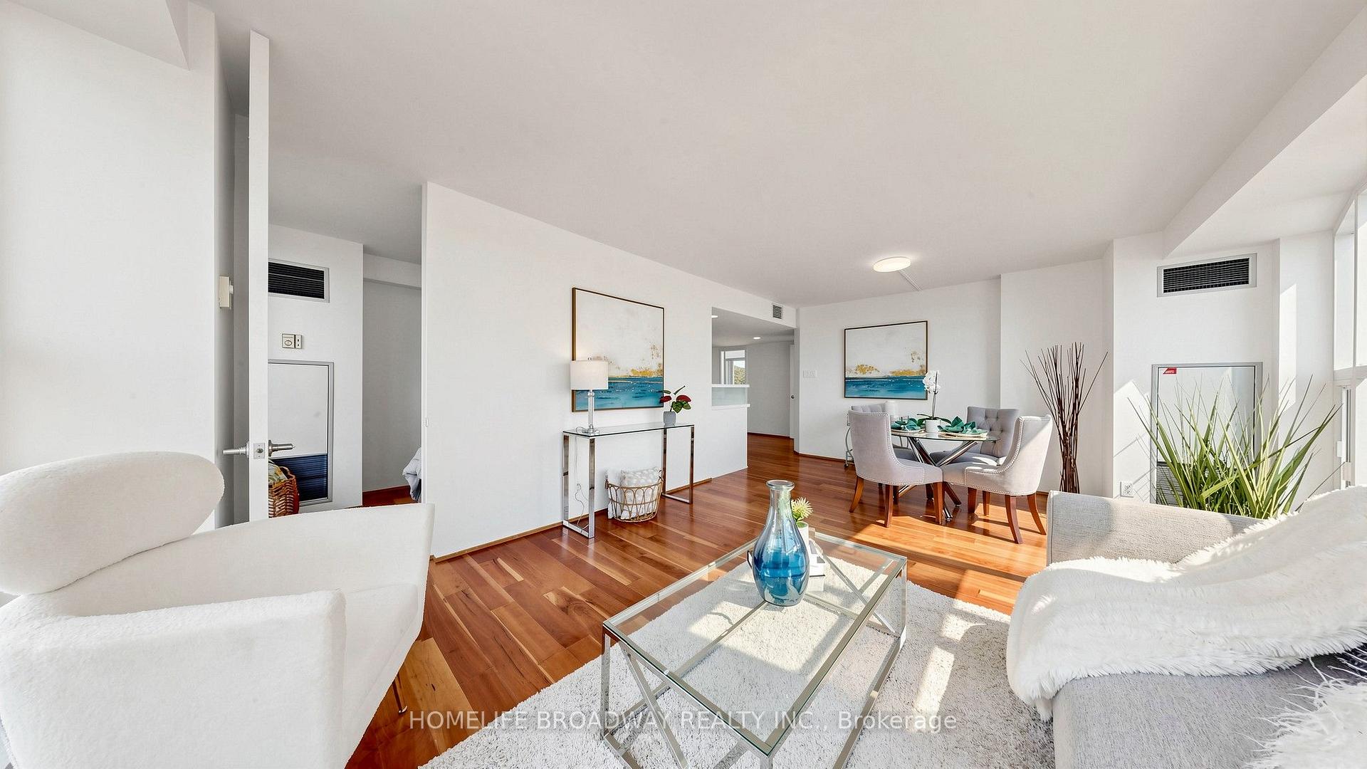Photo 9 of Unit 3507, 77 Harbour Square, Toronto, Waterfront Communities — HOMEH